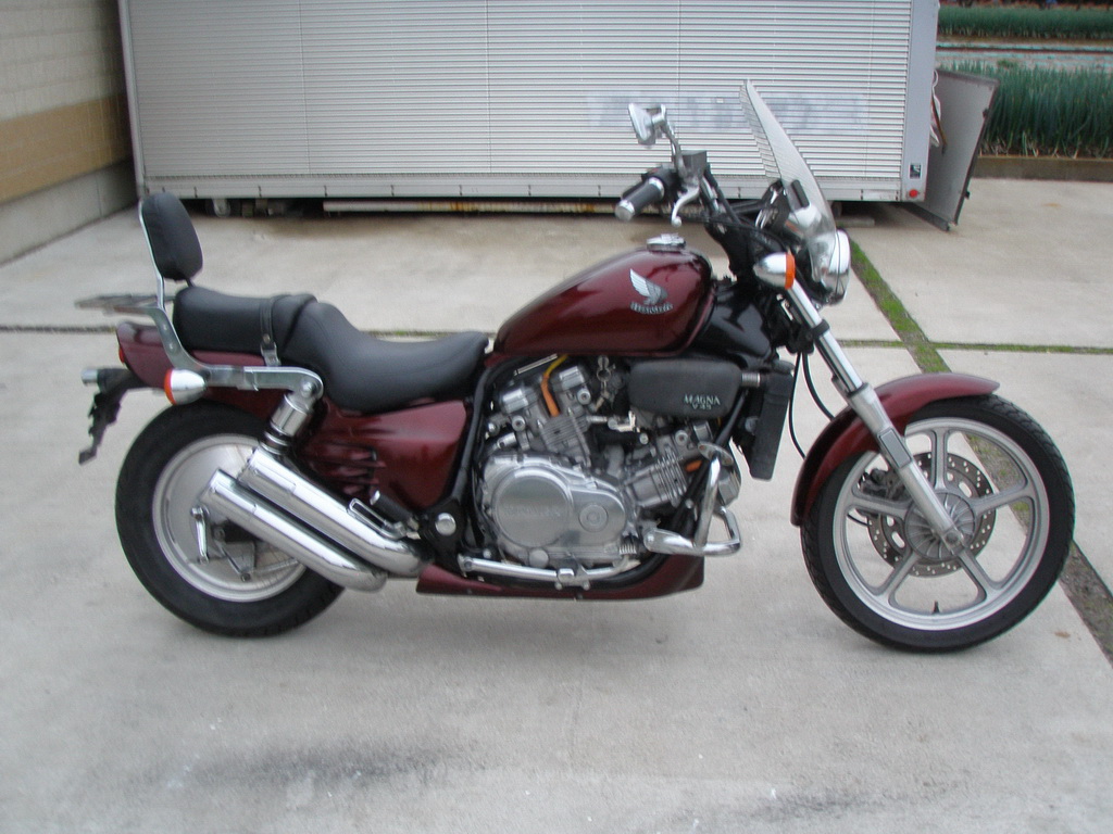Купить мотоцикл Honda V45 Magna 1988 фото 6